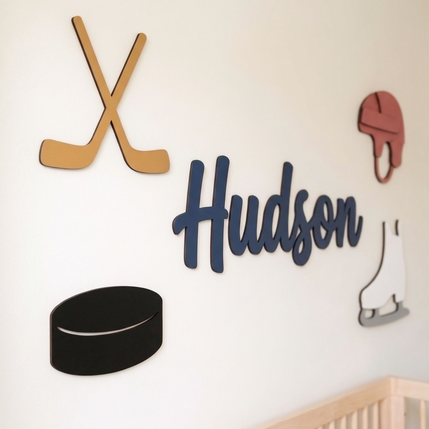 Hockey sign with the name Hudson: side view: thin 4 mm plywood