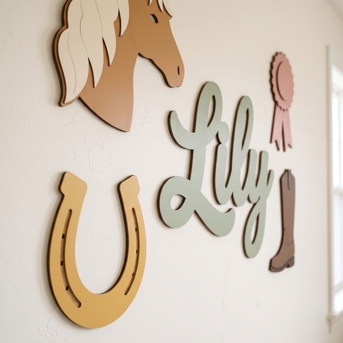 Horse & Ribbons sign with the name Lily: side view: thin 4 mm plywood